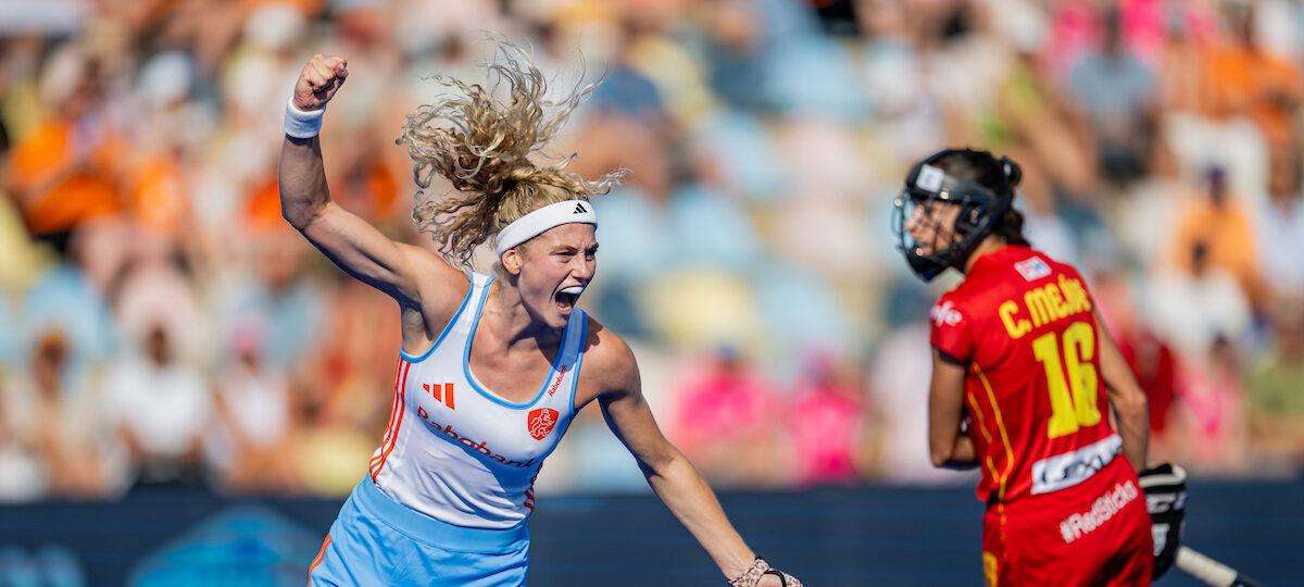 Jansen treble keeps Dutch drive for five rolling