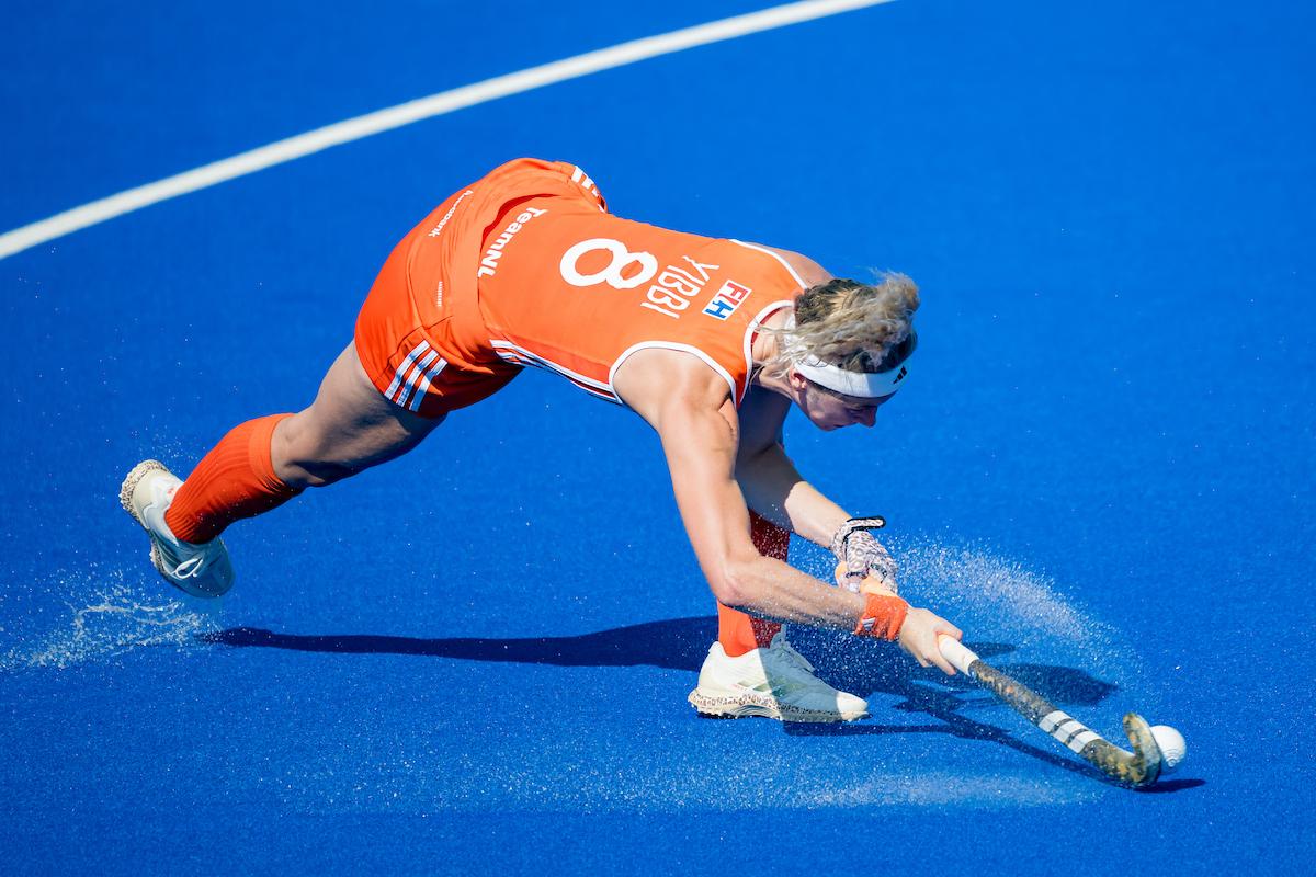 Burg and Jansen break down tough Irish defences to earn opening win